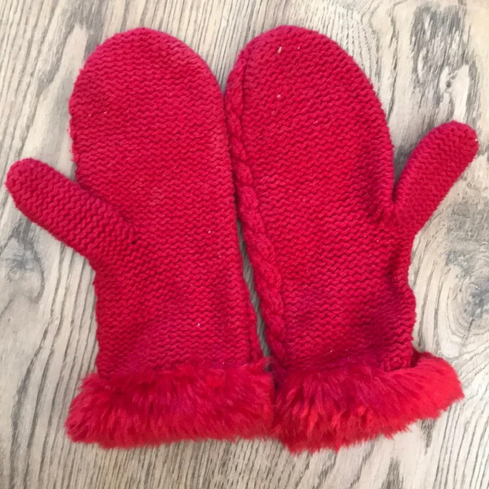 GAP Kids Wool Cable Knit Mittens with Fur Cuff Red